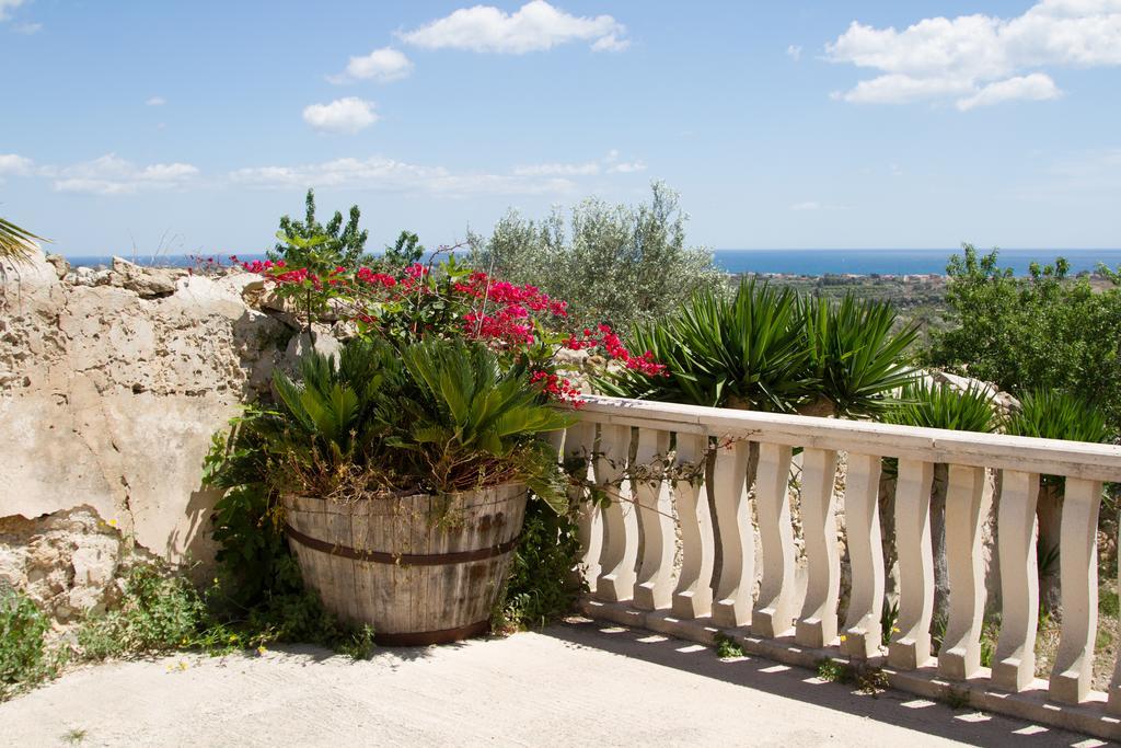 Agriturismoeloropizzuta Lido di Noto Exterior photo